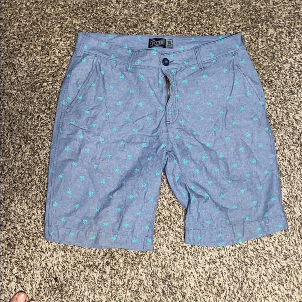 Nice shorts wit palm trees